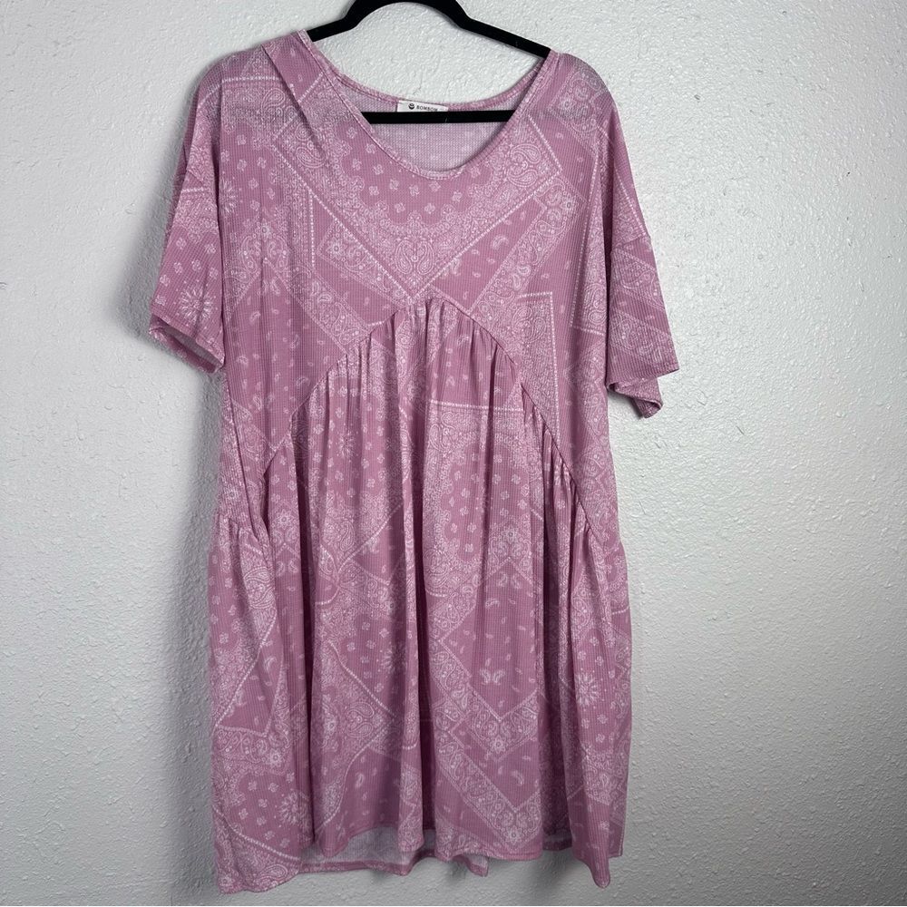 ⭐️Pink Patterned Women's Top Size XL